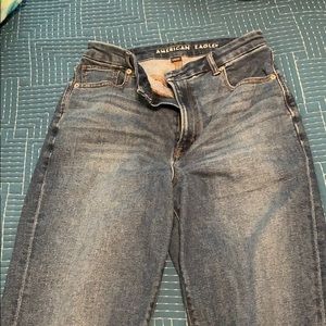AE Curvy Mom Jeans size 8 X-Long barely worn